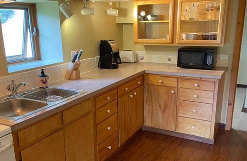 Rossland Apartment | Furnished 1 bedroom suite/quiet with beautiful mountain views