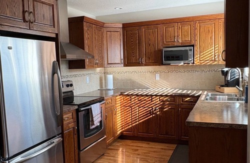 Okanagan-Similkameen House | Garden level suite in sunny Osoyoos. Minutes from beaches, parks and golf!