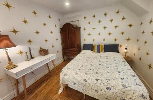 East Side Apartment | Garden View double room suite at Trout Lake