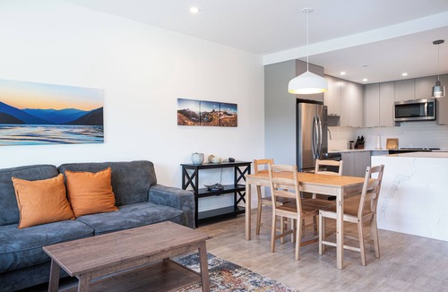Revelstoke Condo | Gold Range Retreat - Hot tub with a view!