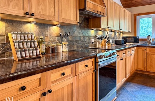 Golden House | Golden Mountain Villa - Hot Tub, Fire pit, Views