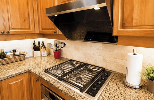 Whistler Village House | Golf Season Deal, Summer Early Bird, Mountain Chalet, Steps To Village