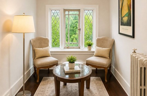 Kerrisdale House | Grand Signature King Suite | 5 Min to Airport & 10 Min to Downtown
