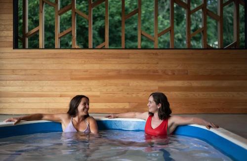 Revelstoke Hotel | Gravity Haus Revelstoke