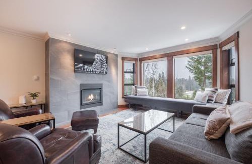 Blueberry Hill House | Greyhawk by Outpost Whistler