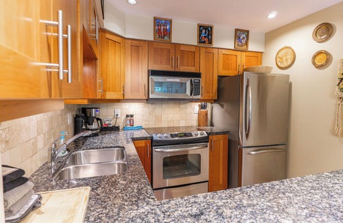 Upper Village Condo | Greystone #305 Tastefully Decorated, Ski in Ski out, sleeps 4, Free Wifi