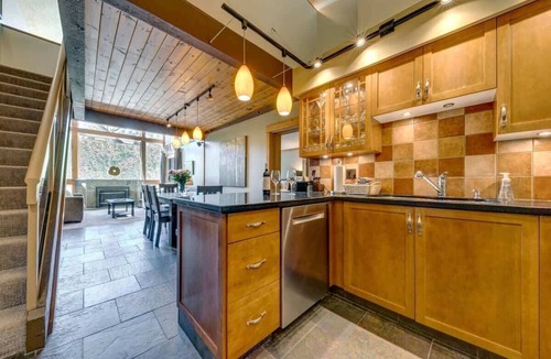 Upper Village Condo | Greystone Lodge 317 Ski-in/Out by Acer Vacations