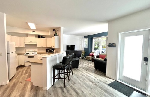 North End Condo | Ground Floor Walk out Downtown Kelowna by the Lake!