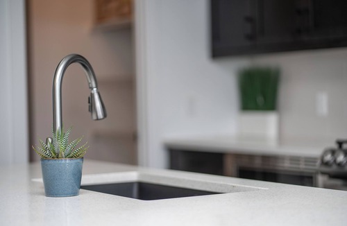 Calgary House | Group Stay/Near YYC/Sleeps 10/Garage