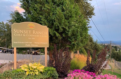 Central Okanagan Cottage | Guest cottage nested in forest- near to golf , zoo, airport.