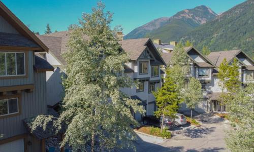 Panorama Apartment | Hearthstone Townhomes by StayIn