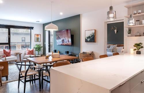 Revelstoke Apartment | Hemlock Hangout by Revelstoke Vacations
