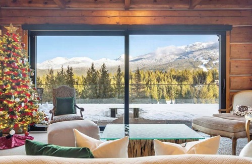 Blueberry Hill House | Heron Views | Whistler Village | Stunning Views