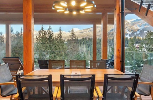 Blueberry Hill House | Heron Views | Whistler Village | Stunning Views