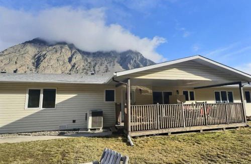 Okanagan-Similkameen House | Herrera Estate Private Two-Home Retreat