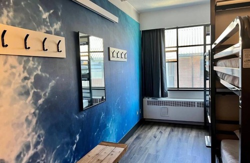 Davie Village Hostel | HI Vancouver Downtown - Hostel