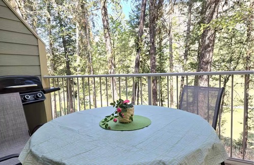 Radium Hot Springs House | Home away from Home in the Heart of Nature