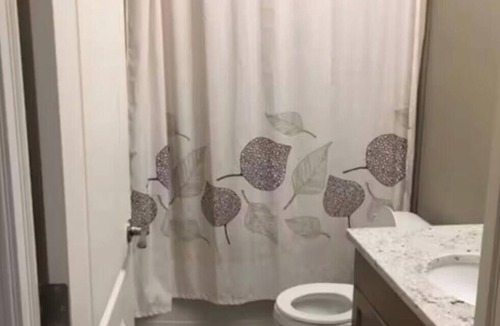Evanston House | Home away from Home. Private Parking+2 Bathrooms