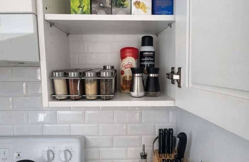 Kerrisdale House | Homestay Haven/5 Min to Airport/10 Min to Downtown