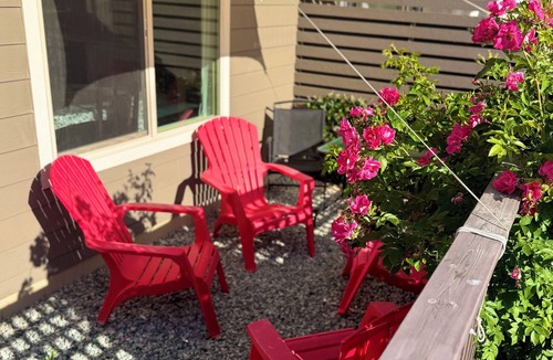 Foothills House | Hot Tub (Sept-June), King size bed, AC & Fireplace.