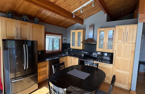 East Kootenay Ski Chalet | Invermere Getaway with Stunning Views and Hot Tub!