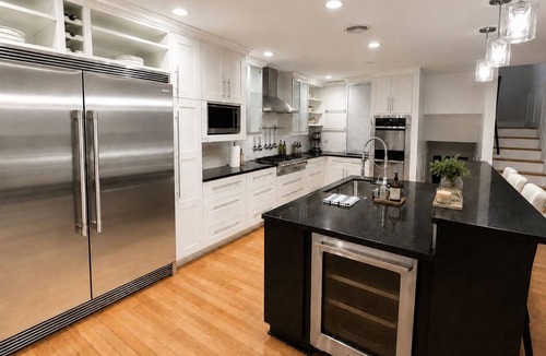 Salmon Arm House | Lake & Mountain View Home with Pool. Close to everything Salmon Arm has to offer