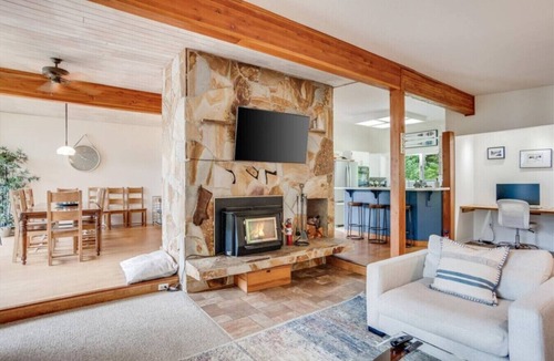 Ainsworth Hot Springs House | Lake View 3-Bed Retreat by Ainsworth Hot Springs