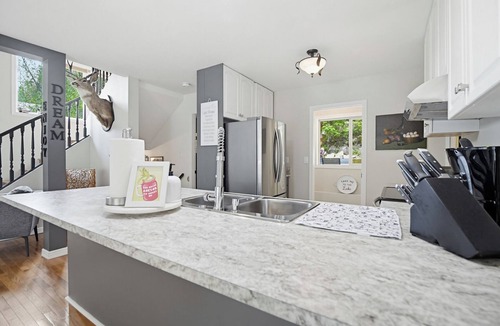 Kamloops House | Lakeside Haven