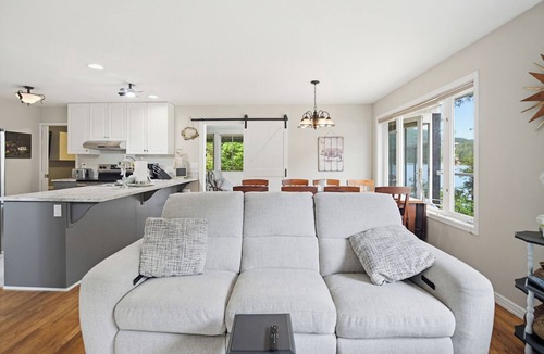 Kamloops House | Lakeside Haven