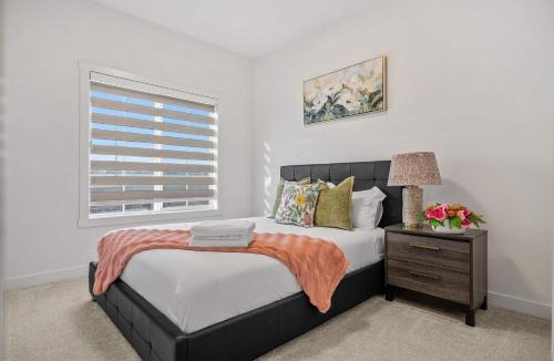 Calgary House | Large 5BR Family Home w Kids Play Den & Private Basement Suite Included, FREE Banff Pass!