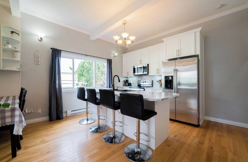 Regional District of Nanaimo House | Large Cozy Home Recently Renovated. Walking Distance to Downtown and Amenities