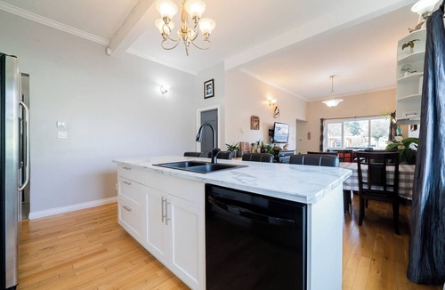 Regional District of Nanaimo House | Large Cozy Home Recently Renovated. Walking Distance to Downtown and Amenities
