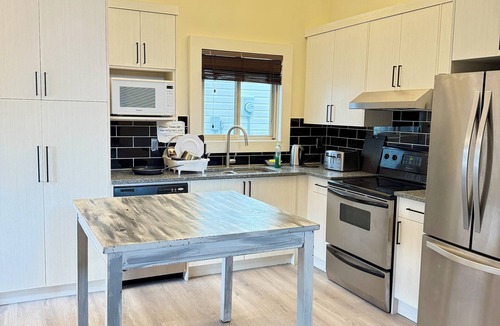 Ranchlands House | Large one private room close LRT &free parking