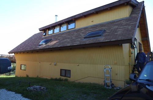 70 Mile House House | Large Spacious Chalet