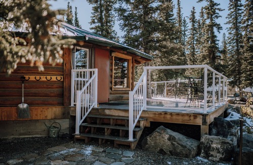 Red Deer River Crossing Cabin | Larkspur Cabin: Romantic Mountain Escape | 1B | 1B