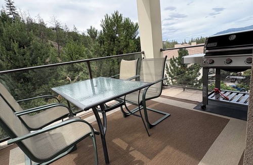 Quail Ridge Condo | LAST MINUTE DISCOUNTS! On golf course. Pool & hot tub. Large 3 Bdr, 2 Bath