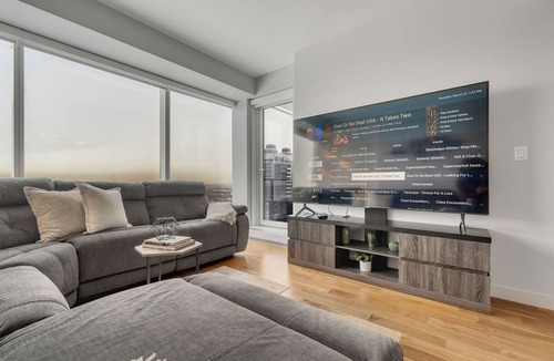Downtown Edmonton Apartment | Legends - Executive Suite, Luxury Amenities, Pool