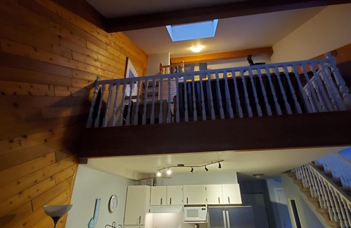 Windermere House | Lofted Akiskinook end unit- Private gated community with Pool/HotTub/Sauna/Beach