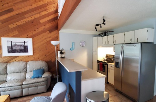 Windermere House | Lofted Akiskinook end unit- Private gated community with Pool/HotTub/Sauna/Beach