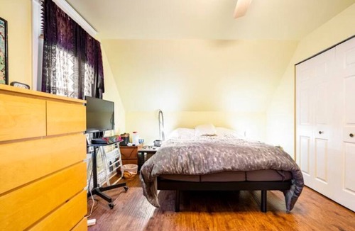 Burnaby House | Lovely Three Bedroom, 3 Bathroom, Heritage house, 2 blocks from Skytrain Station