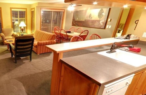 Whistler Condo | Luxurious 2-bedroom condo in North America’s top ski destination