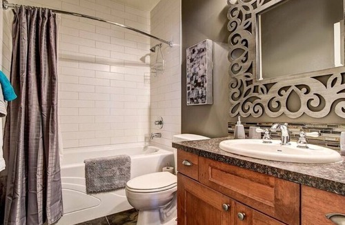 Westbank Condo | Luxurious Okanagan Lakefront Condo