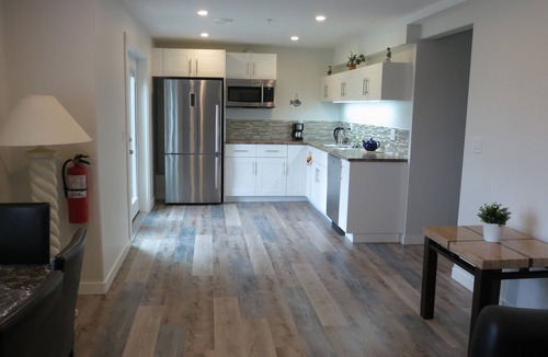 Central Okanagan House | Luxury 1 Bedroom Suite, Private Garden mountain view. Very quiet.