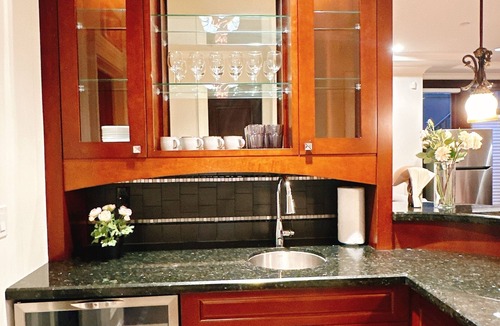 Kerrisdale House | Luxury 2BR Retreat in Kerrisdale | Near DT & YVR