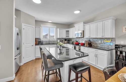 Cochrane House | Luxury 3BR Home w/Theatre, Office & Master Spa