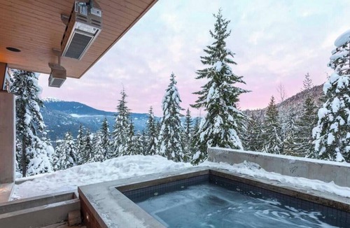Whistler Creekside House | Luxury 4 bedroom ski in/ski out in Whistler