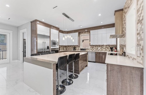 West Newton - Highway 10 House | Luxury 6BR Home | Movie Theatre | Easy Hwy Access
