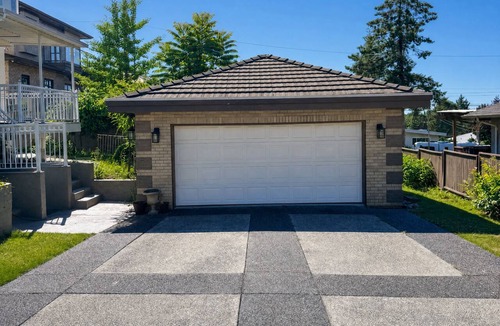 Burnaby House | Luxury 6BR Home w/Theatre | Sleeps 12+