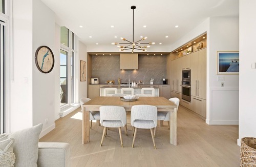 South Pandosy Condo | Luxury Beachfront Retreat 3BR Penthouse Condo w/Lake Views
