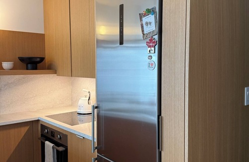 Central Apartment | Luxury City Stay Pool, Gym, Ocean and Mountain Views, 3 min from FIFA